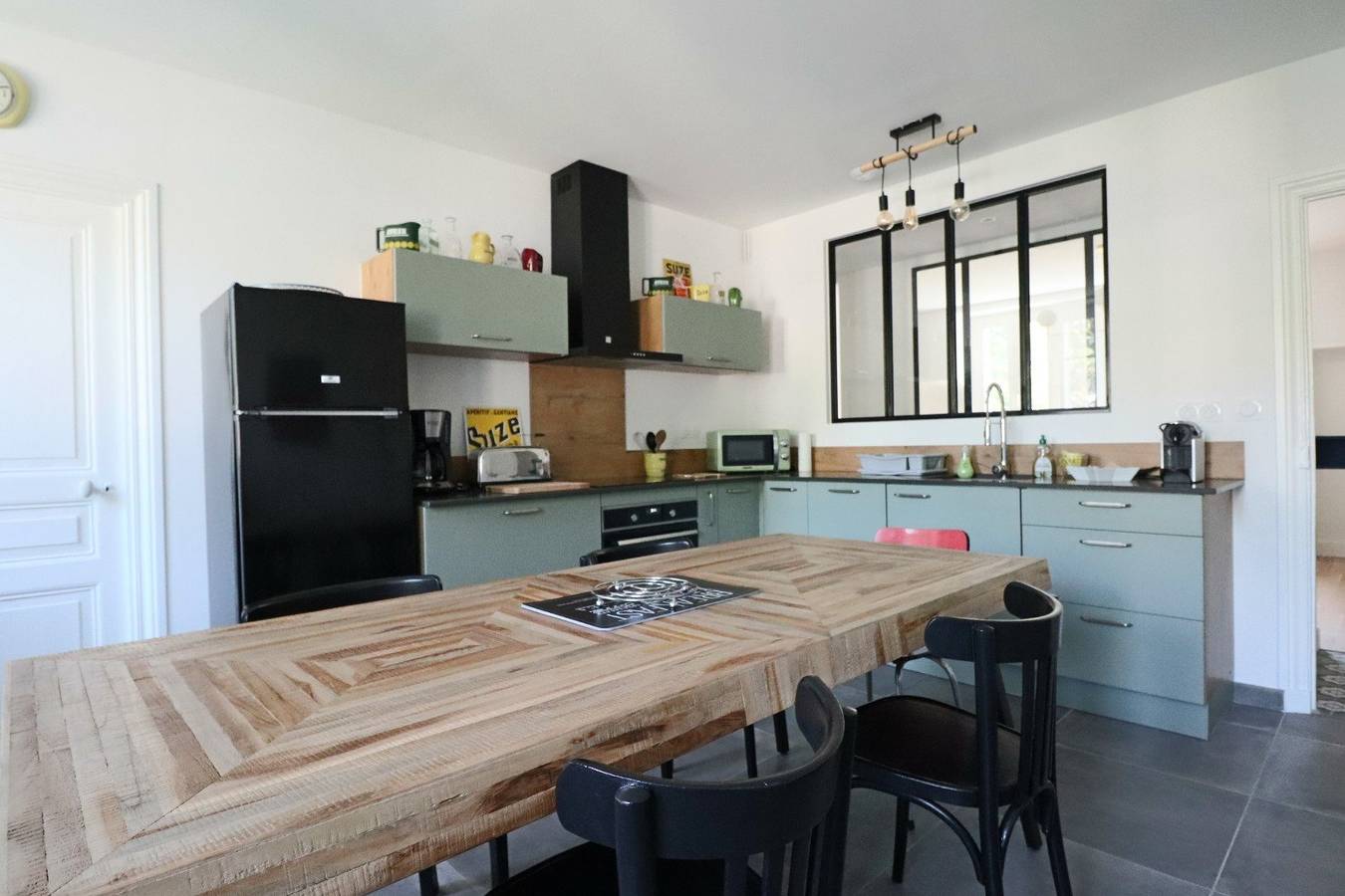 Entire apartment, Apartment 'Le Gentiane' with Mountain View and Wi-Fi in La Bourboule, Volcans d'Auvergne Regional Nature Park