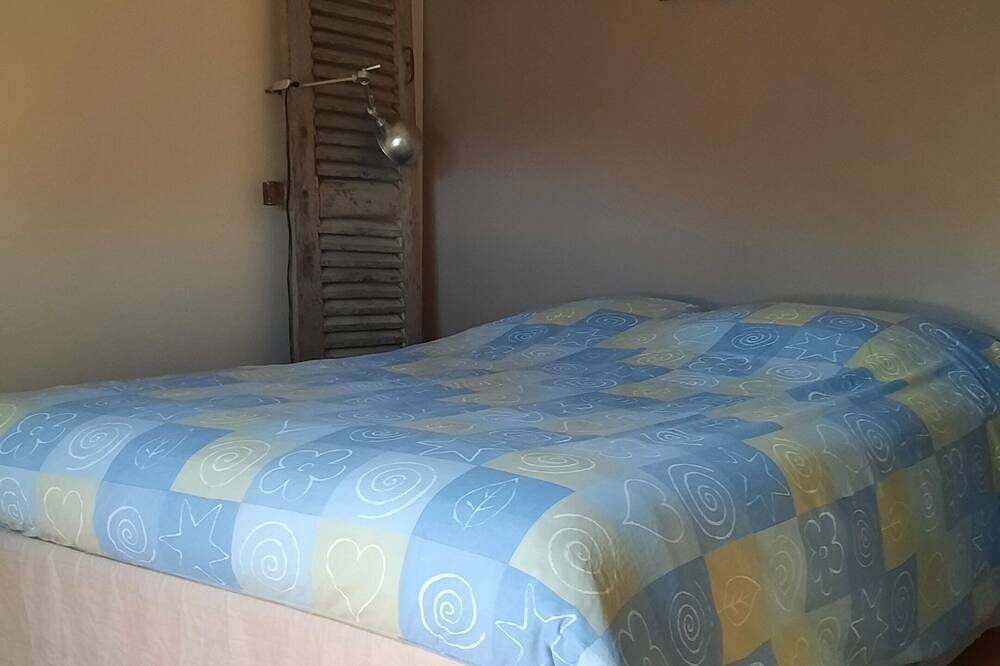 Between Saint-malo and Cancale, ideal for families or friends, 2 kms from the beach in Saint-Coulomb, Saint-Malo region