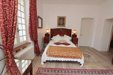 Gîte pour 25 Personnes dans Vals-les-Bains, Parc naturel régional des Monts d'Ardèche, Photo 4