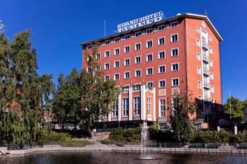 Hôtel pour 3 personnes, avec vue ainsi que terrasse et sauna, animaux acceptés dans Tampere