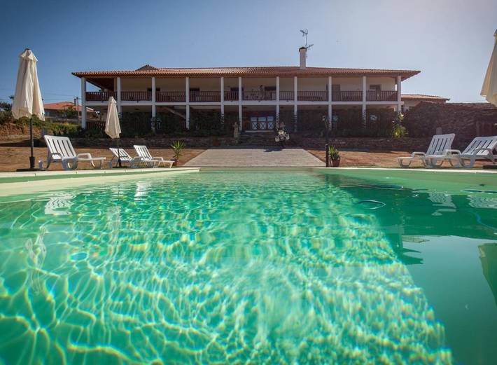Maison de campagne pour 2 personnes, avec jardin et piscine ainsi que terrasse et vue dans Vinhais - 3