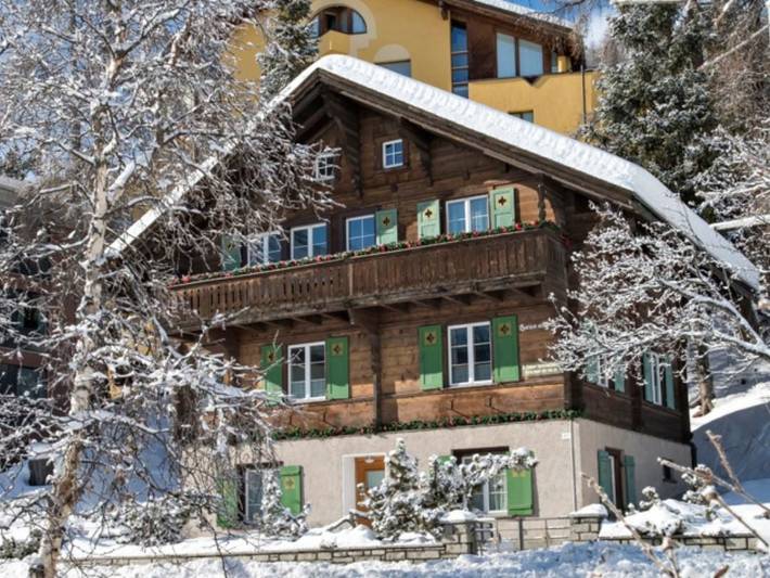 Hütte für 4 Personen, mit Garten und Ausblick sowie Seeblick in St. Moritz