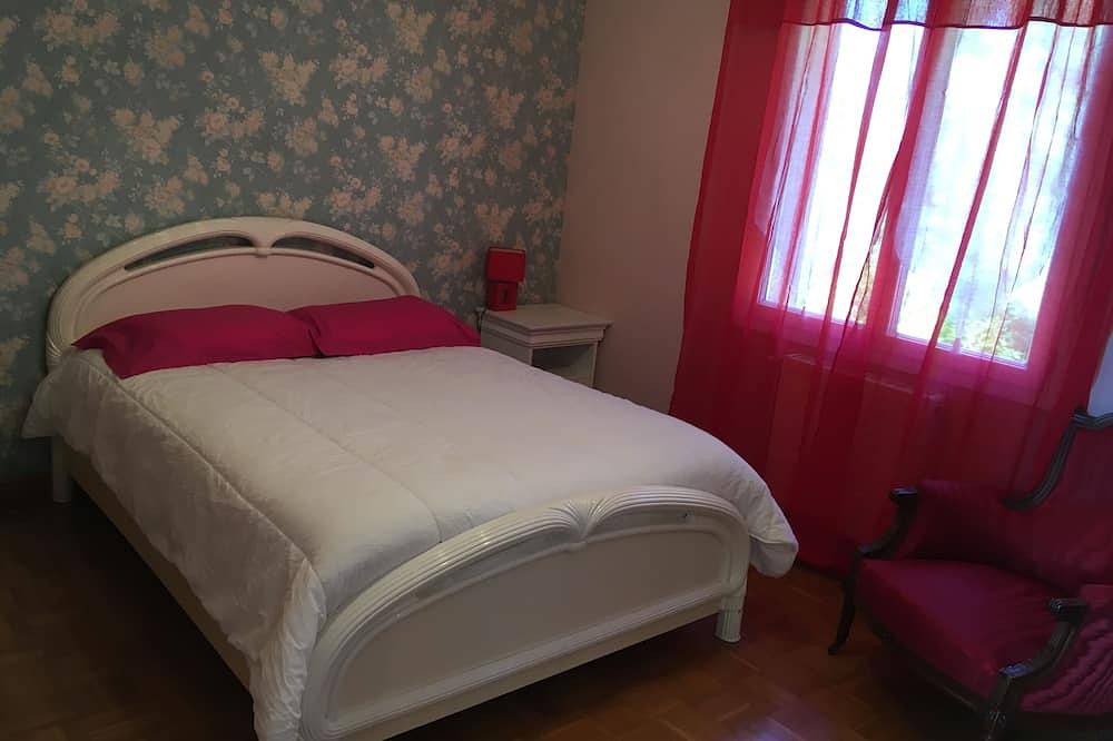 Paraíso de Provenza --- entre vienne y Lyon<br>4 habitaciones dobles para 8 personas. in Saint-Cyr-sur-le-Rhône, Parque Natural Regional de Pilat