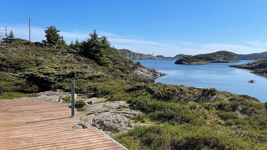 Feriehus for 7 personer, med terrasse i Hardangerfjorden