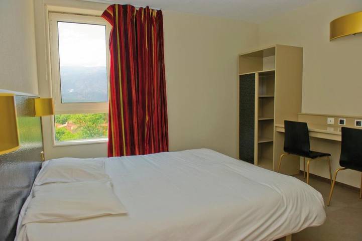 Club vacances pour 2 personnes, avec piscine ainsi que jardin et terrasse dans les Pyrénées - 4