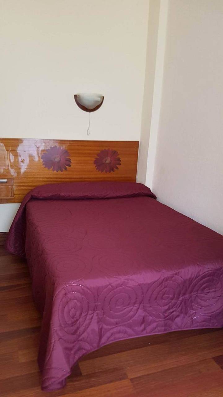 Pension Martinez in Spa-Balneario Jardines de Albia (Bilbao), Bilbao