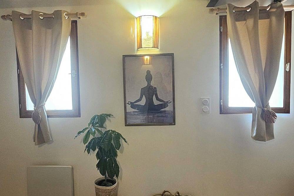 Mahayana - cosy gîte in the hills with Spa, air conditioning, private parking in Toulon, Toulon Region