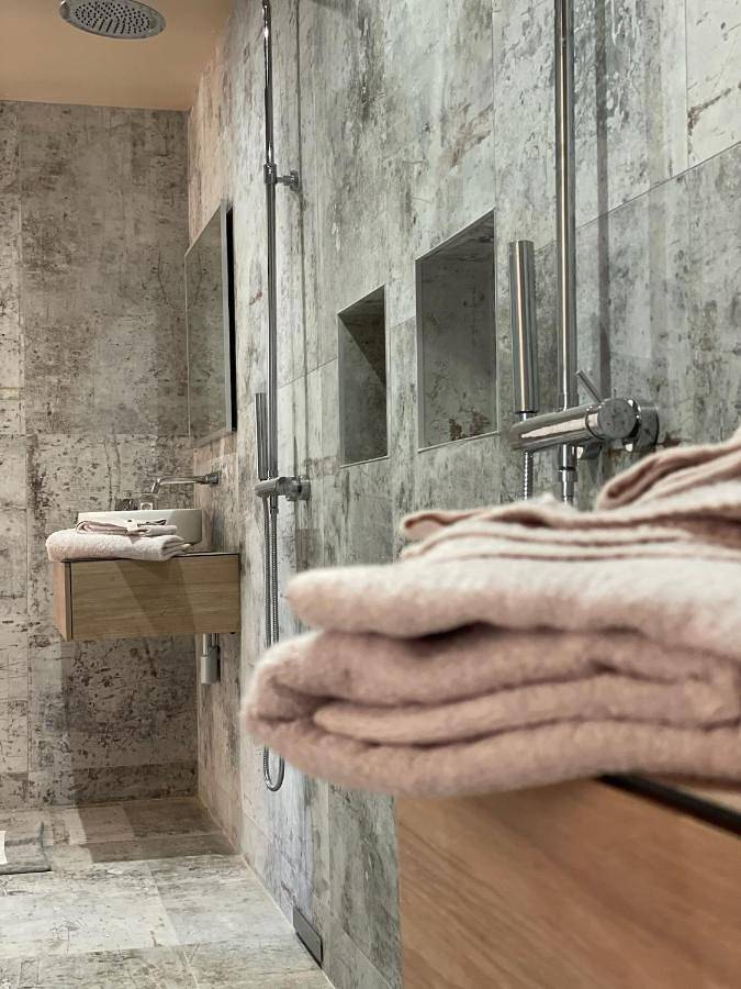 Gîte pour 2 personnes, avec jardin et piscine ainsi que sauna et jacuzzi à Istres - 4