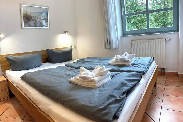 Ganze Wohnung, Ferienhaus Südstrand **** Schwimmbadnutzung, exklusives Haus mit eigener Sauna in Göhren, Rügen