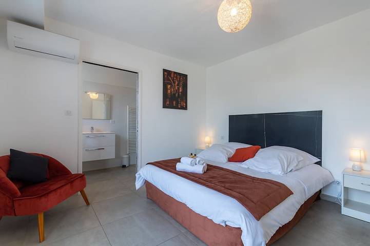 Villa pour 5 personnes, avec jacuzzi et jardin à Monticello - 2