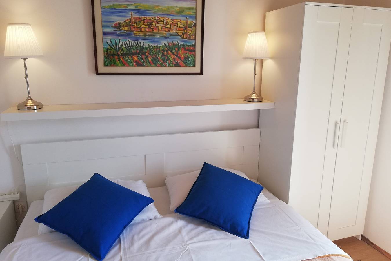 Ganze Wohnung, 2-Zimmer-Ferienwohnung mit Terrasse und Meerblick Banjol, Rab -c in Plaža Padova III, Banjol
