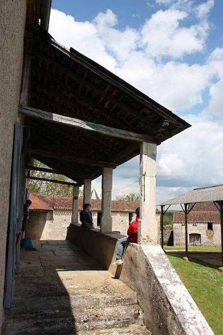 Location de vacances pour 6 personnes, avec jardin et terrasse ainsi que vue et piscine à Crégols - 4