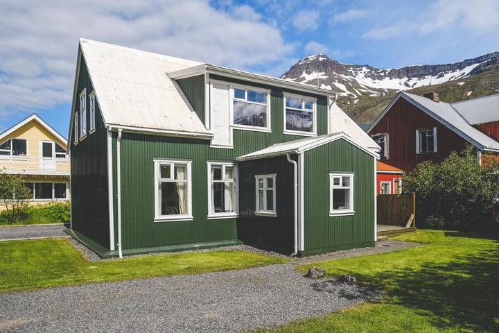 Location de vacances pour 6 personnes, avec vue et vue sur le lac en Islande