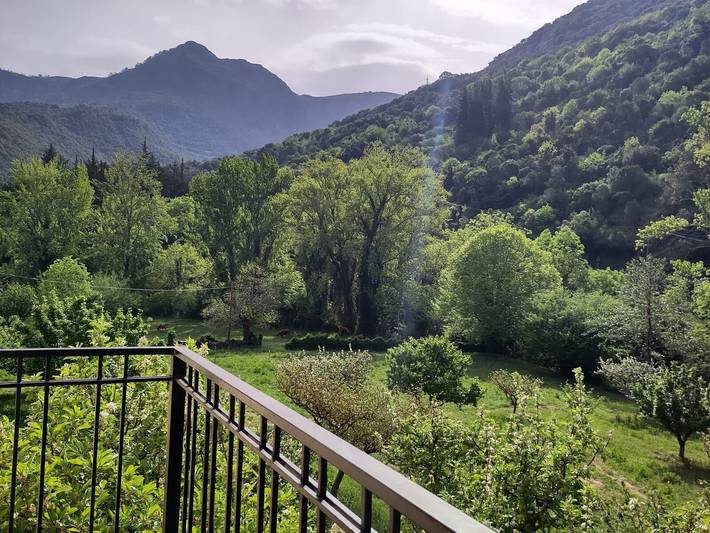 Ruime Gezinswoning voor Groepen met Tuin en Uitzicht op de Bergen in Cillorigo de Liébana, Cantabrisch Gebergte