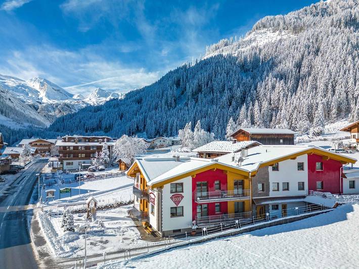 Ferienwohnung für 6 Personen, mit Balkon und Garten sowie Pool in Tux - 2