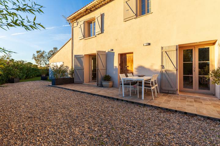 Holiday Home 'La Petite Bastide' with Mountain View, Wi-Fi and Air Conditioning in Sanary-sur-Mer, Mediterranean Coast (France)