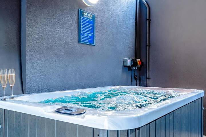 Apartament wakacyjny dla 4 osób, z jacuzzi w Bristol