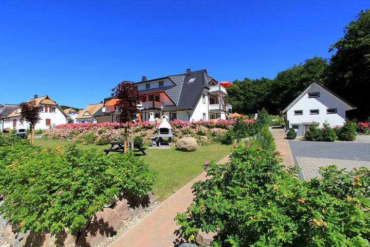 Ferienwohnung für 3 Personen, mit Balkon und Garten sowie Ausblick in Koserow