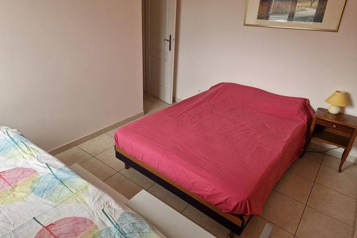 Location de vacances pour 10 personnes, avec jardin ainsi que jacuzzi et balcon, animaux acceptés à Lablachère - 4