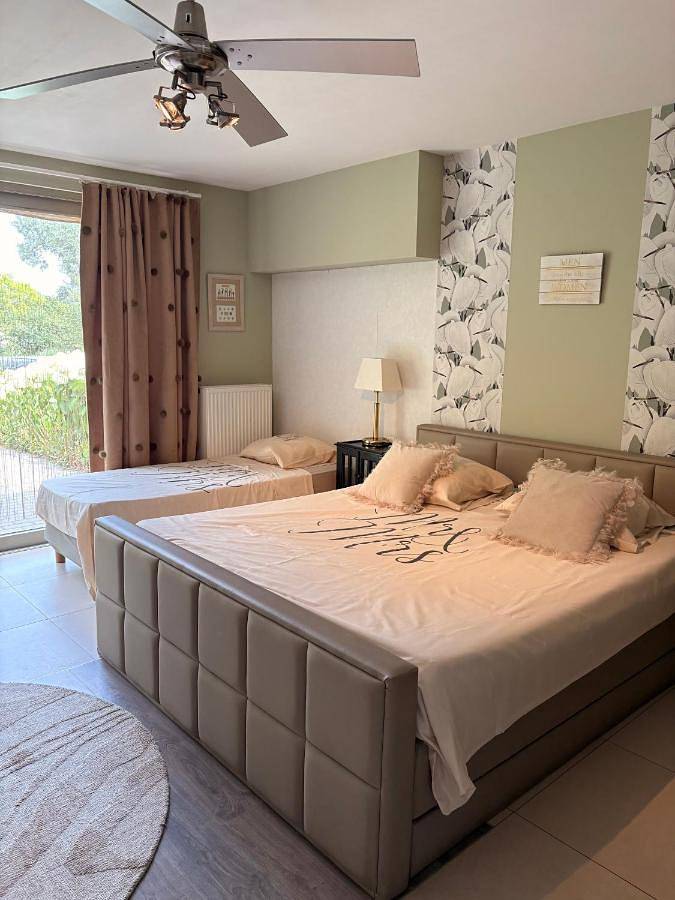 Chambre d’hôte pour 4 personnes, avec Balcon et Terrasse ainsi que Jacuzzi et Jardin à Beringen
