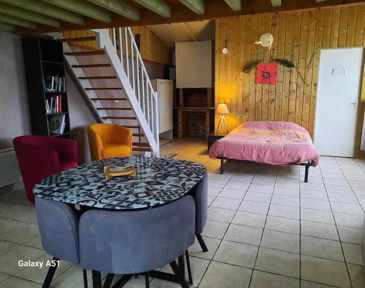 Gîte pour 2 personnes, avec terrasse, animaux acceptés à Québriac - 2