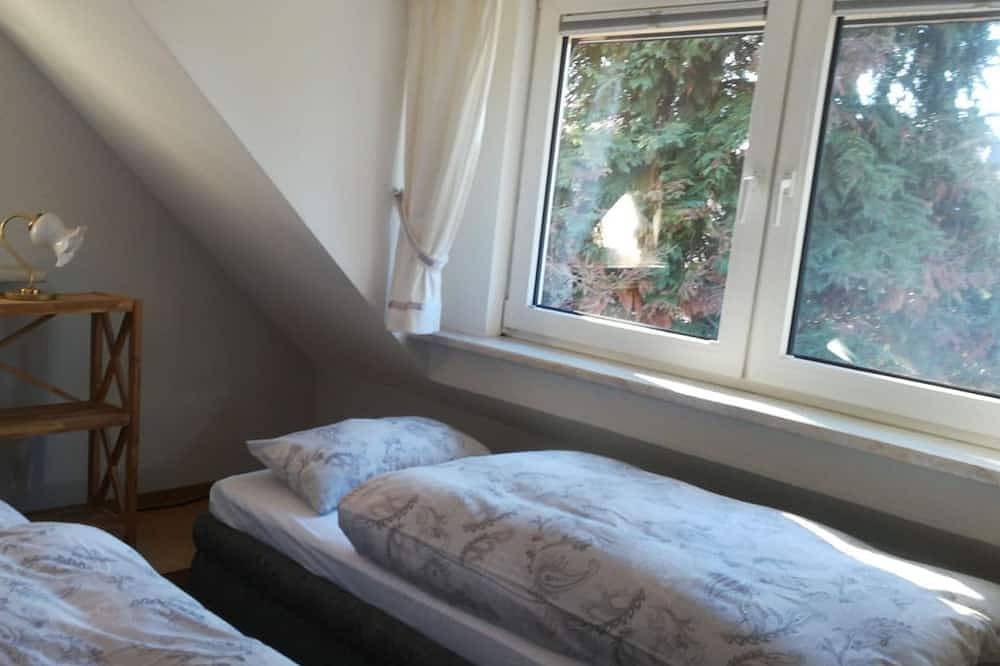 Ganze Wohnung, Ferienwohnung, 55 qm, 1 Schlafzimmer, Badewanne, Balkon und Garten, max. 4 Personen in Bernau bei Berlin, Barnimerland Region