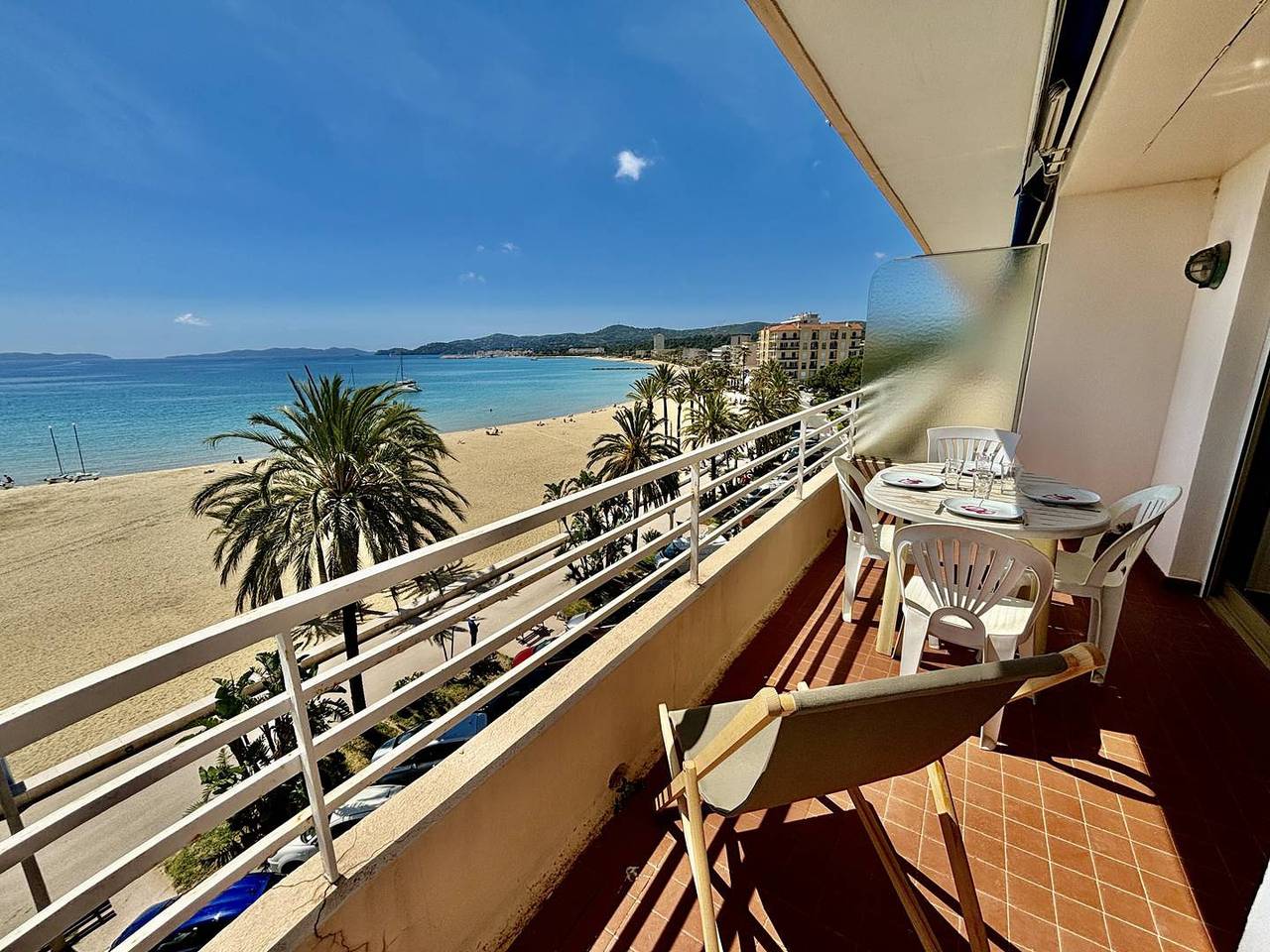 Appartement entier, Residence De La Plage - Vue Mer - Centre & Plage in Le Lavandou, Région de Toulon