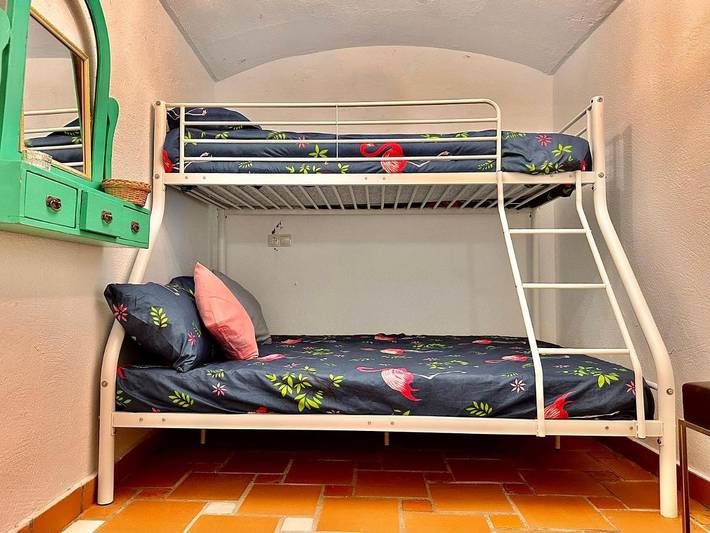 Casa de vacaciones para 6 personas, con terraza además de vistas y piscina, Se admiten mascotas en Comarca de Baza - 4