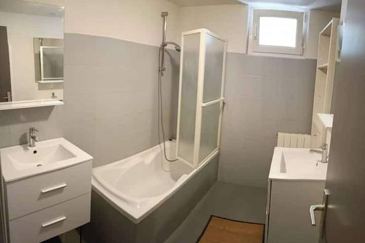 Location de vacances pour 6 personnes, avec jardin et balcon à Les Ollières-sur-Eyrieux - 4