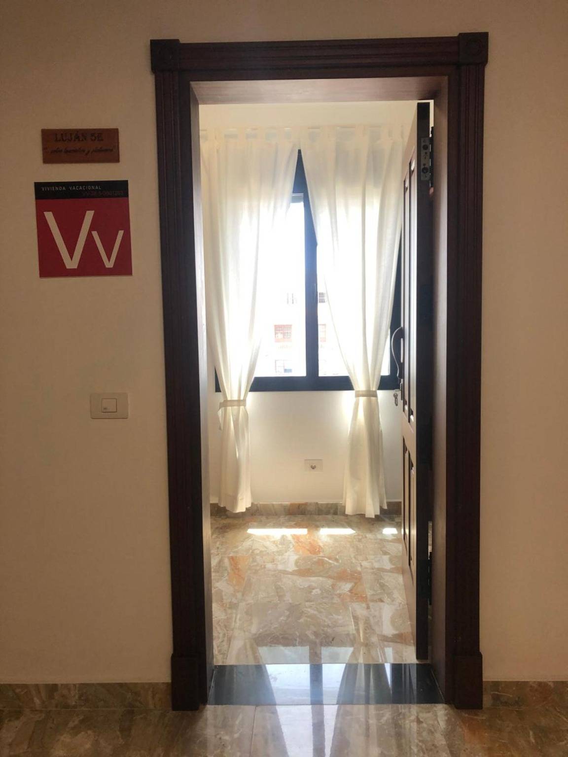 Apartamento entero, Apartamento 'Luján 5e y 7g Entre Senderos' con vistas al mar, balcón y Wi-Fi in San Juan de Puntallana, La Palma Norte