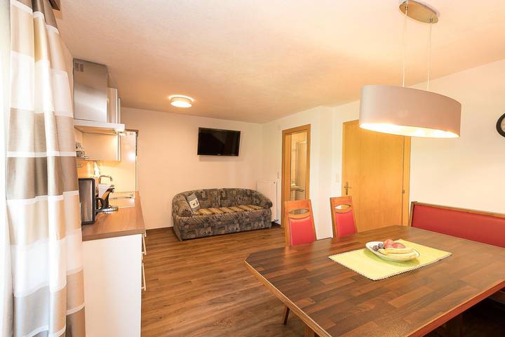 Appartement de vacances entier, Komfortwohnung "Arnika" (Preis f.angegebene Pers.) in Mathon, Massif de Verwall