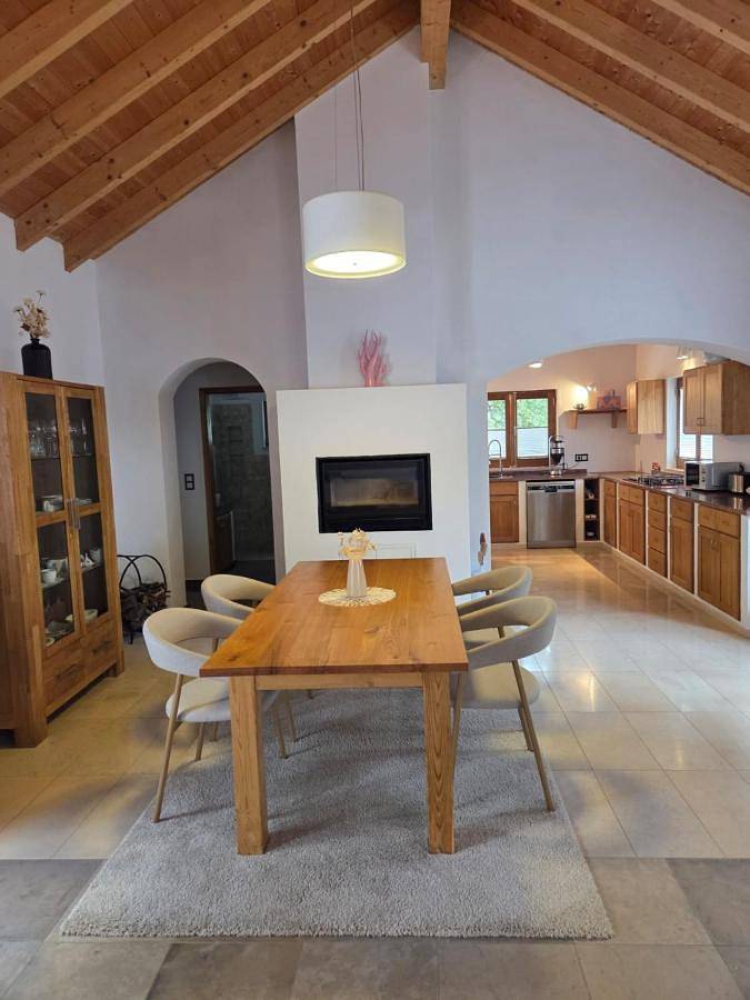 Location de vacances pour 3 personnes, avec vue et jardin dans Marmelete