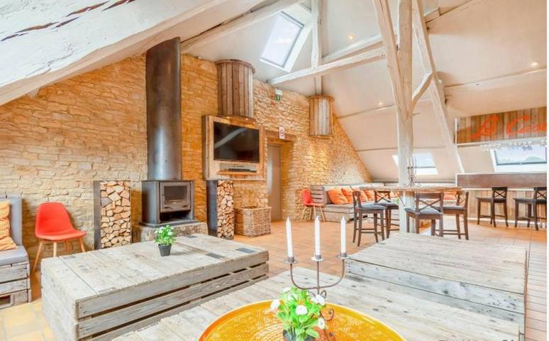 Location de vacances pour 50 personnes, avec Terrasse ainsi que Jardin et Piscine dans Sainte-Cécile (Florenville) - 4