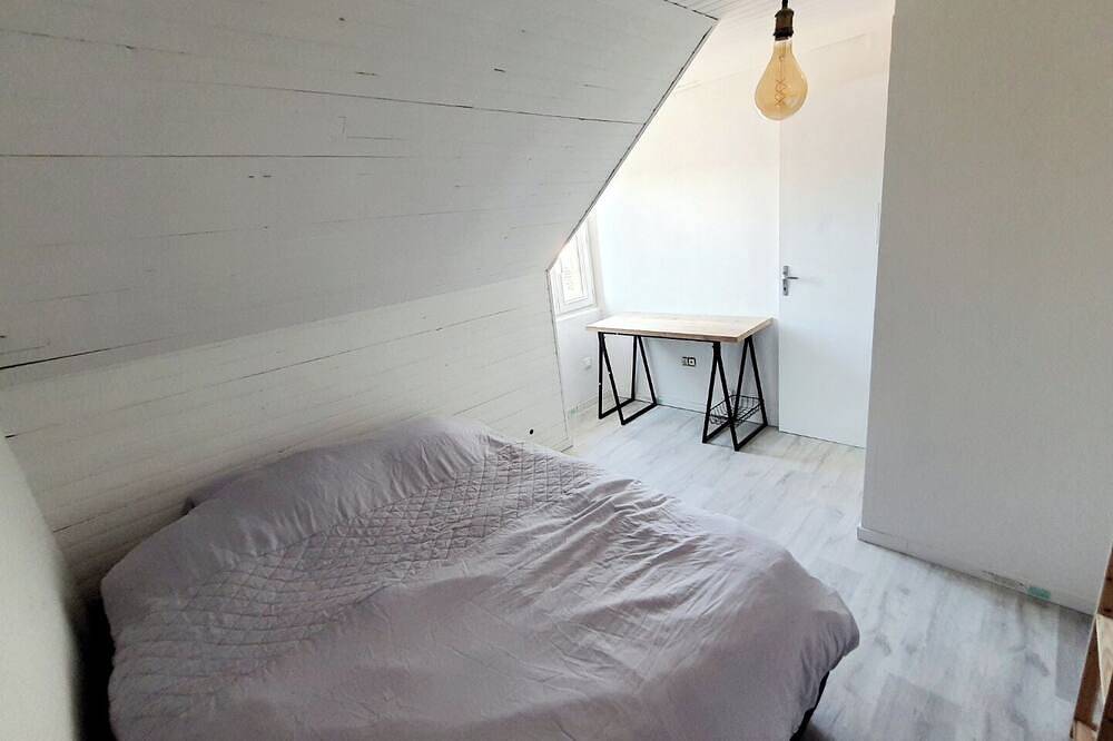 Apartamento entero, L'Efficient Aparthotel: Charming Accommodations in Brive in Brive-la-Gaillarde, Brive-la-Gaillarde region
