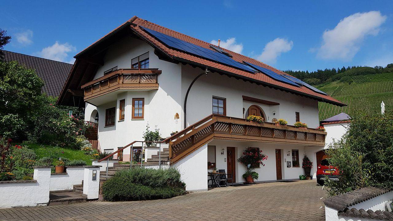 Geheel vakantieappartement, Vakantieappartement voor 2 personen met terras in Saarburg, Mosel-Saar