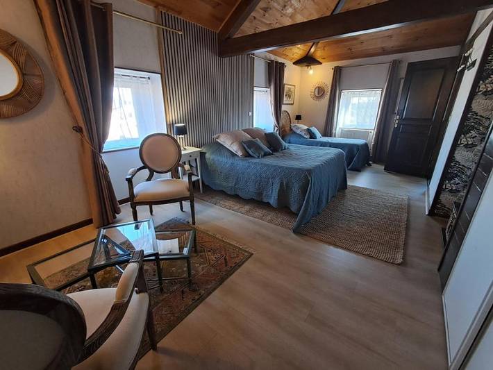 Location de vacances pour 2 personnes, avec jardin ainsi que terrasse et vue à Saint-Beauzire - 2