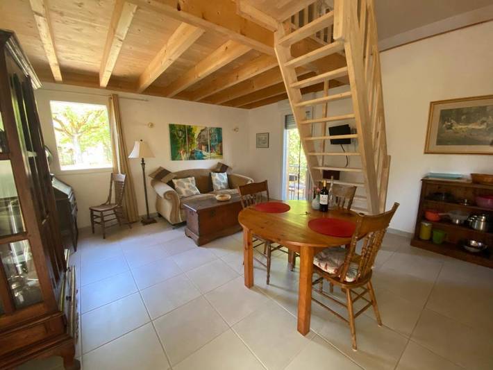 Location de vacances pour 2 personnes, avec vue et jardin à Valojoulx - 2