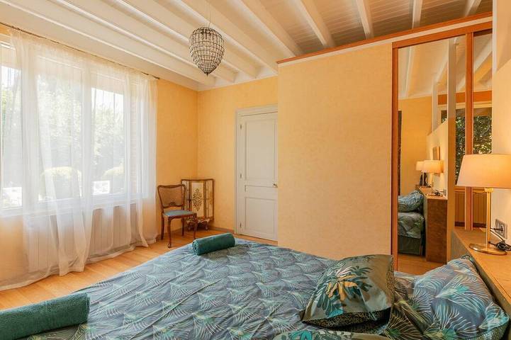 Location de vacances pour 9 personnes, avec terrasse et jardin, animaux acceptés à La Chapelle-sur-Dun - 4
