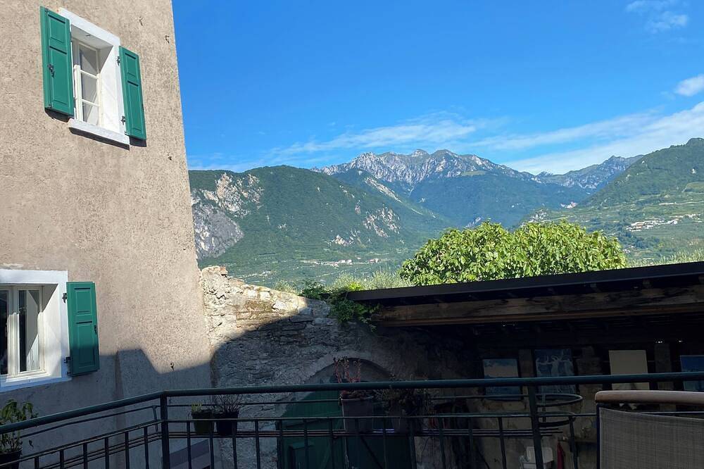 Cosy Italian house 5 min to Lago di Garda for 8 people in Arco, Garda Mountains