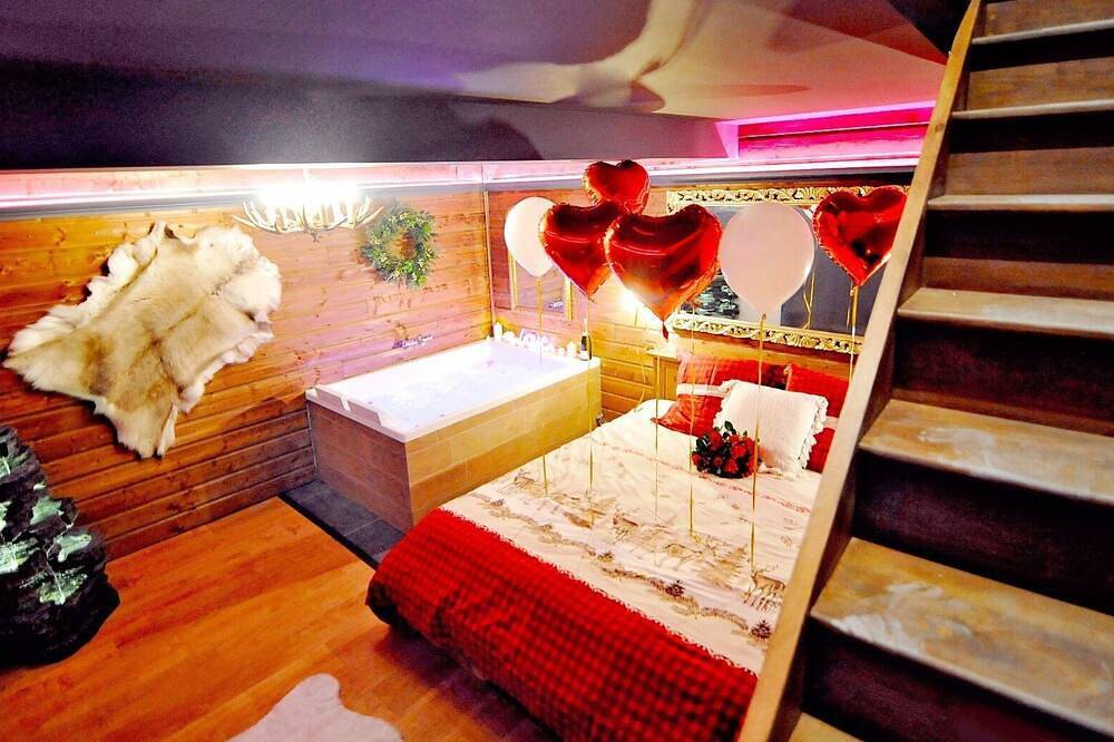Le Chalet enchanteur/Spa Xxl Privatif/Écran Cinéma/Fibre optique/2 min centre in Bourgoin-Jallieu, Région de La Tour-du-Pin