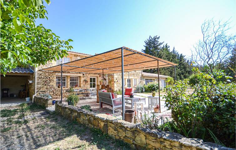 Location de vacances pour 10 personnes, avec piscine et jardin à Saint-Quentin-la-Poterie - 2