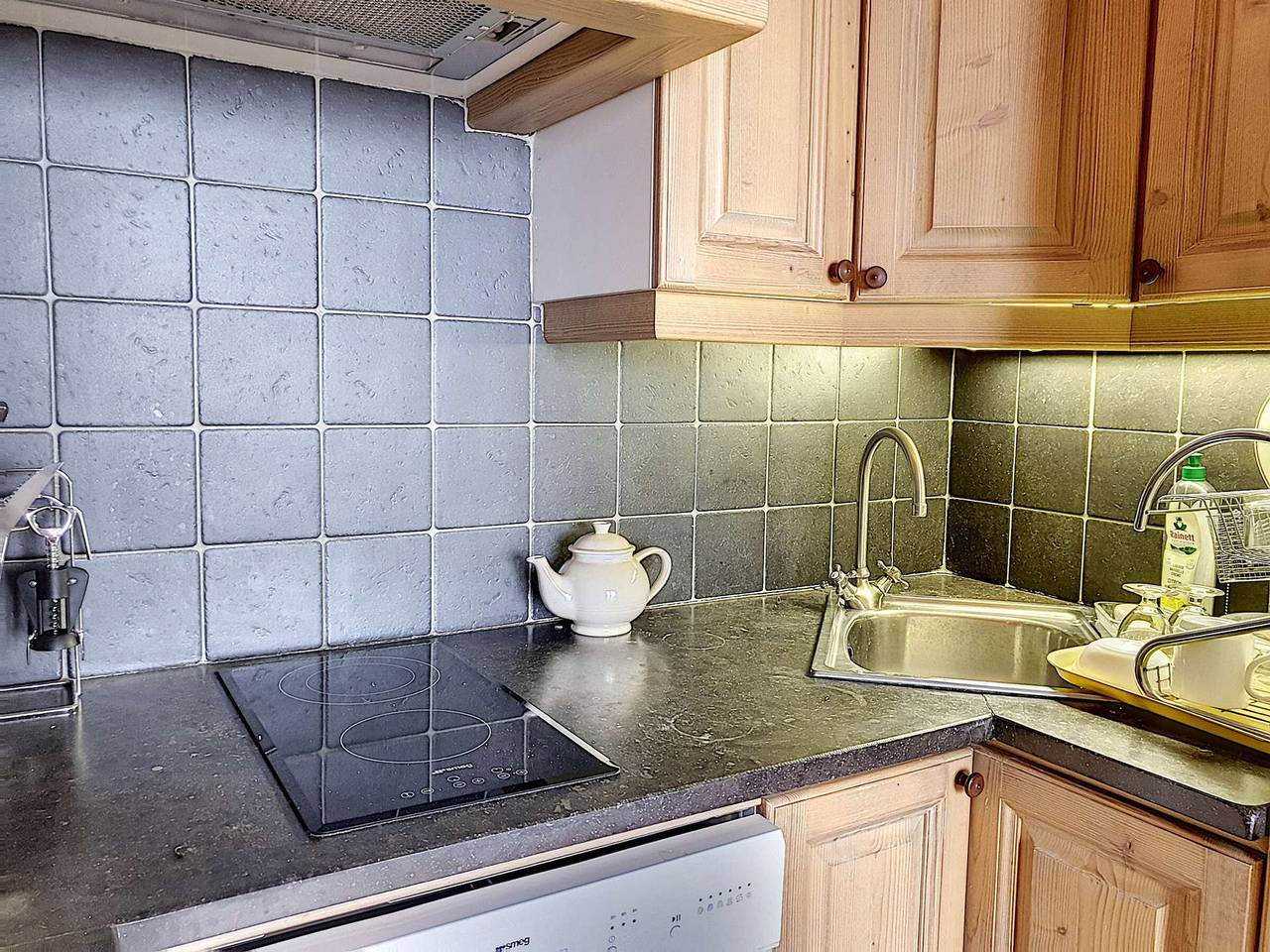 Appartement entier, Charmant Appartement au Chatelard, Val-d'Isère, Accès Direct aux Pistes, Parking Inclus in Val-d'Isère, Parc National de la Vanoise