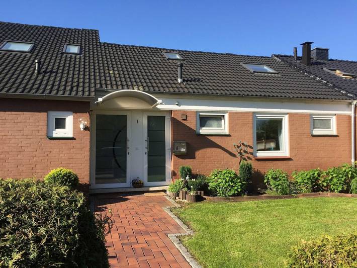 Ferienwohnung für 3 Personen, mit Terrasse und Garten in Leer