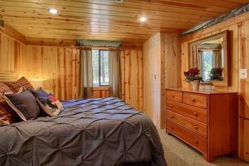 Log Cabin for 8 People in Wawona, Mariposa County, Photo 4