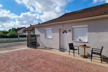 Location de vacances pour 4 personnes, avec terrasse à Châtenoy-le-Royal