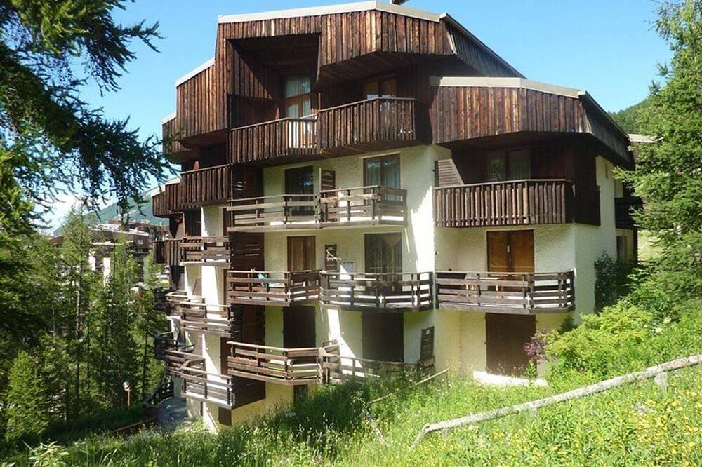 Apartamento entero, Estudio confortable para 4 personas cerca del telesilla y comercios in Les Orres, Parque Nacional de los Ecrins