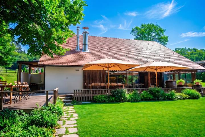 Chalet für 12 Personen, mit Sauna und Kinderpool sowie Terrasse, kinderfreundlich - 1
