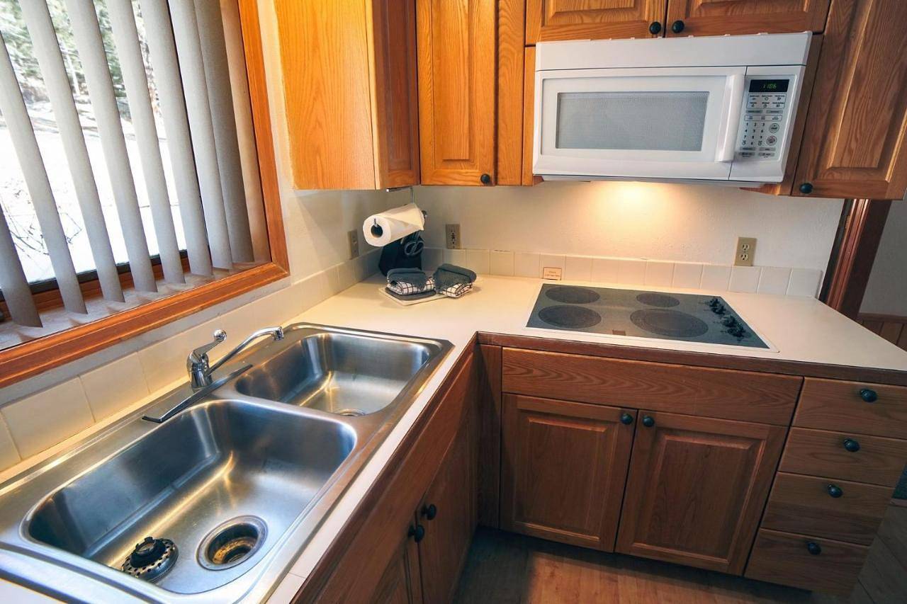 Sunnyside Knoll- 8 cabin in Estes Park, Larimer County