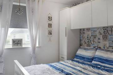 Holiday Home for 4 People in Perranporth, Cornwall, Photo 1