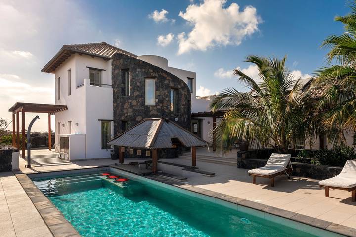 Villa for 8 people, with Balcony and Garden in Fuerteventura